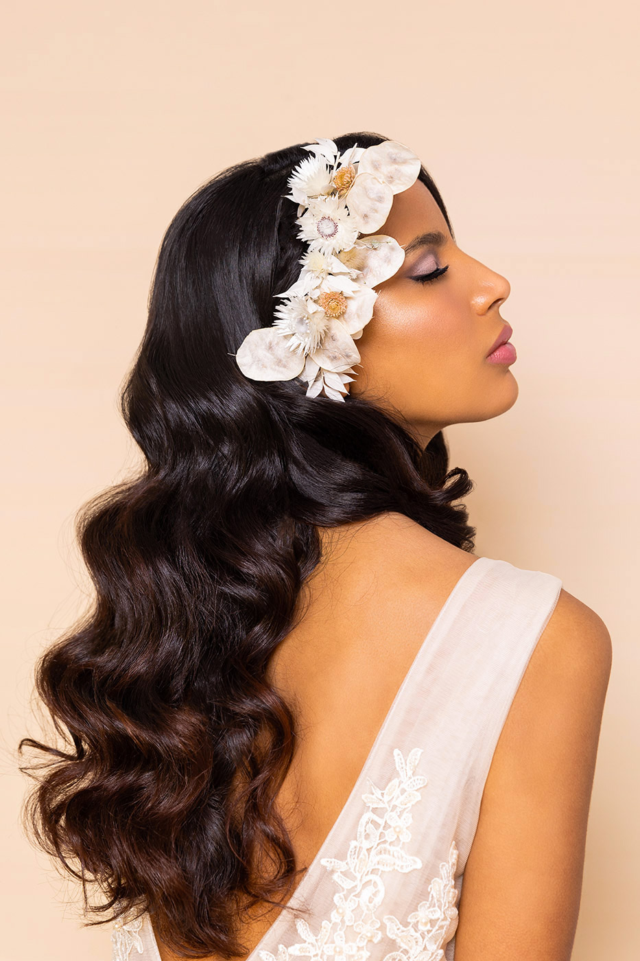 Come scegliere il fiore giusto per l’acconciatura sposa